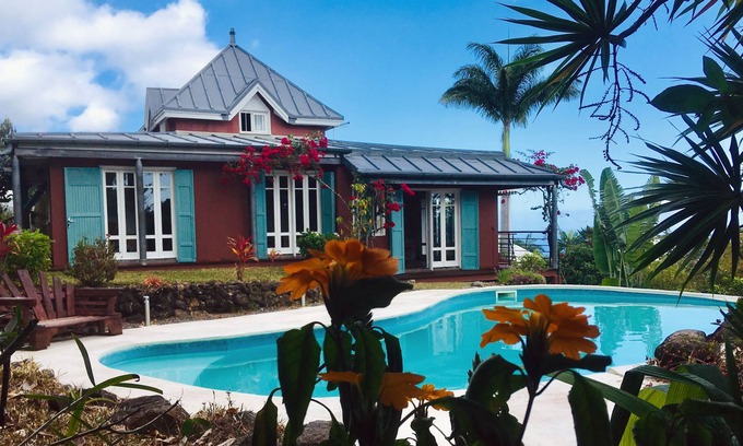 La Montagne Casa | Villa sudafricana, magnífica vista al mar, gran piscina en una exuberante vegetación