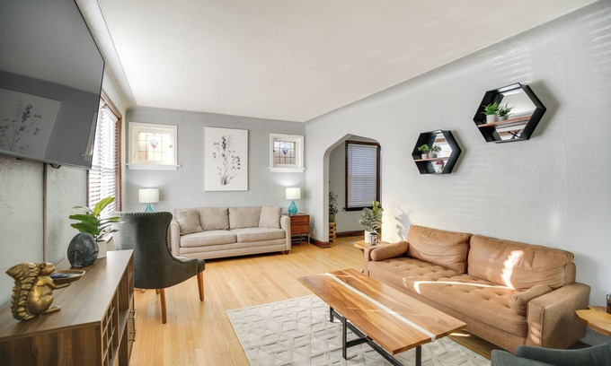 Lindenwood Park Casa | South City St Louis Charmer w/ Fenced Yard