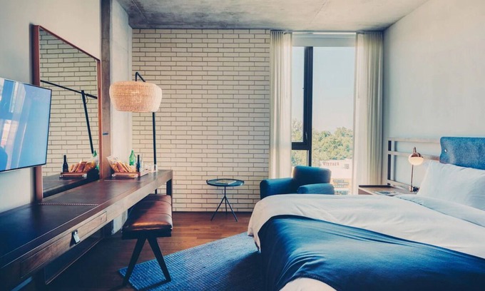 Travis Heights Hotel | South Congress Hotel Room in the Heart of Austin