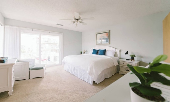 South End Casa | South End Sunset - Stones throw from Ocean & Sound