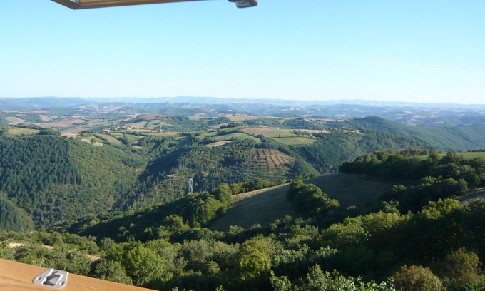 Villefranche-de-Panat Apartamento | Apartamento nuevo orientado al sur con vistas panorámicas para los amantes de la naturaleza.