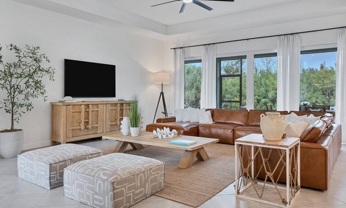 South Gulf Cove Casa | South Gulf Cove 3 Bedroom Private Home with Hot Tub