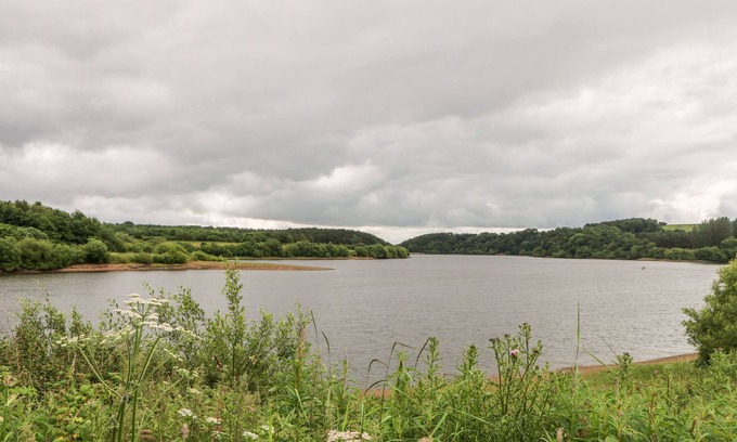 Leek Cabaña | SOUTH HILLSWOOD BOOTH, pet friendly, with open fire in Leek
