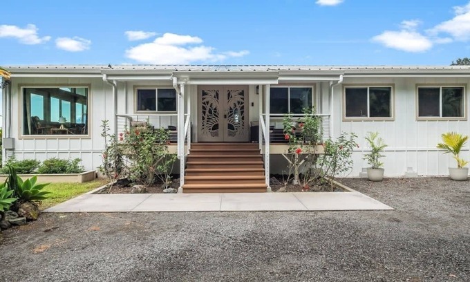 Papa Casa | South Kona Farm House - 30 day minimum rental
