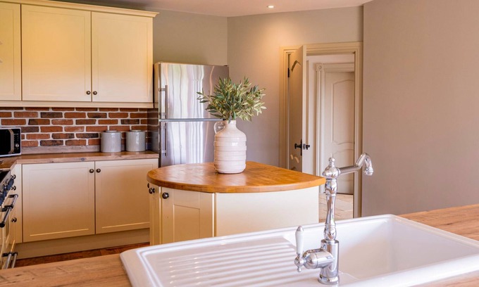 Henley Casa | South Lodge North Lodge Luxury Accommodation