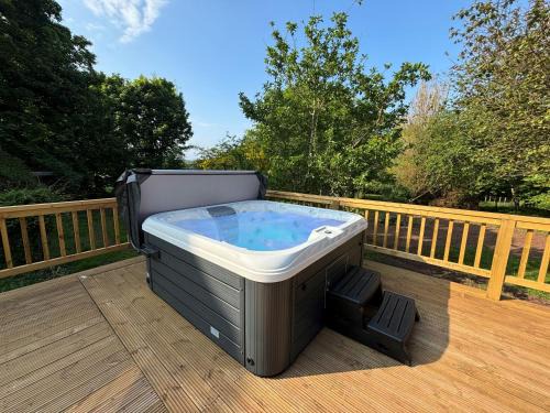 Dunbar Casa | South Lodge with Hot Tub