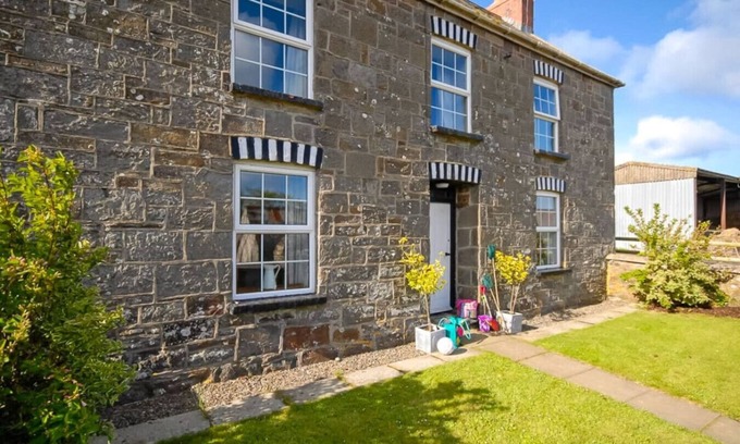 Nolton Otro | South Nolton Farmhouse