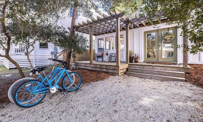 Seagrove Beach Cabaña | South of 30A - Walk to Beach - Bikes Included!