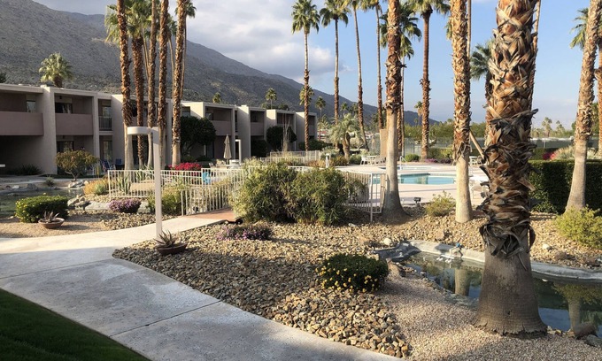 Canyon Corridor Condominio | South Palm Springs Condominio tranquilo y espacioso cerca del cañón Oswit.