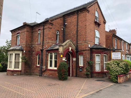 Lincoln Casa | South Park Guest House