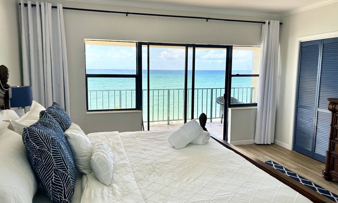 Bahamas Terrace Condominio | South Pointe Villa - Luxurious 3BR Oceanfront Villa - Newly Renovated!