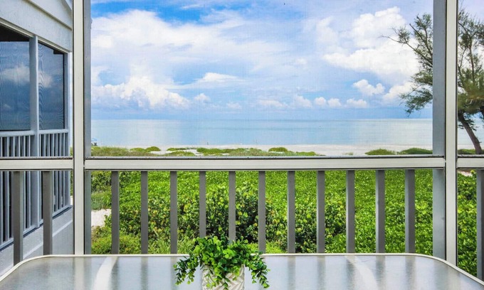 Captiva Casa | South Seas Beach Villa 2028 - Gulf front largest floor plan
