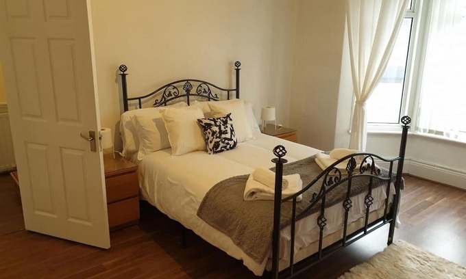South Shields Apartamento | South Shield's Hidden Gem Garnet 3 Bedroom Apartme