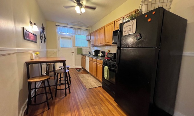 The Southampton Apartamento | South STL City Oasis 2 BR 1 BA Near DT, Forest Park, Wash U, SLU, Blues, City SC