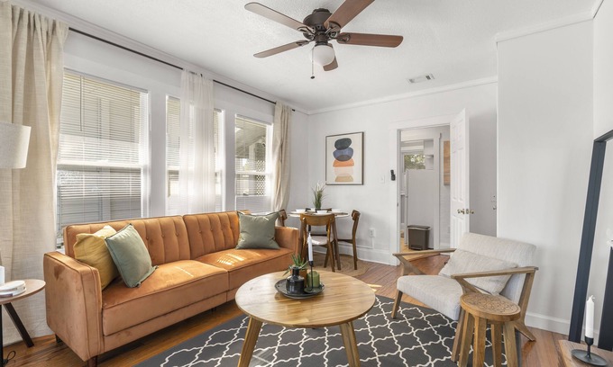 Palma Ceia Apartamento | South Tampa: Near Hyde Park, Near Bayshore, Near Downtown