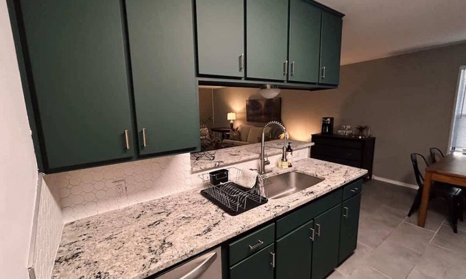 Tyler Casa | South Tyler Bungalow