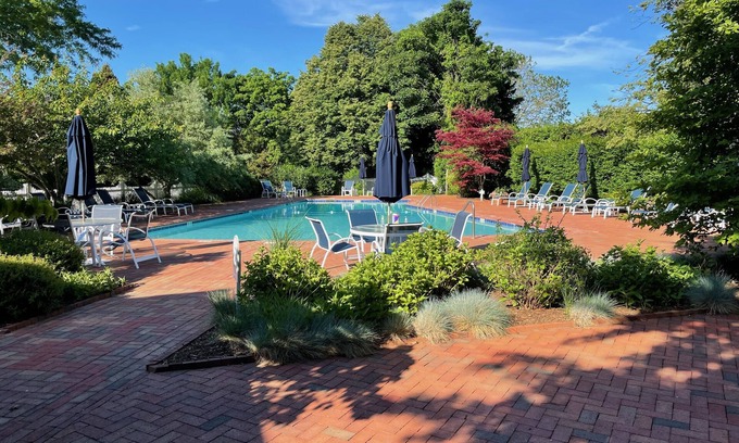 Village of Southampton Condominio | Southampton Village Condo