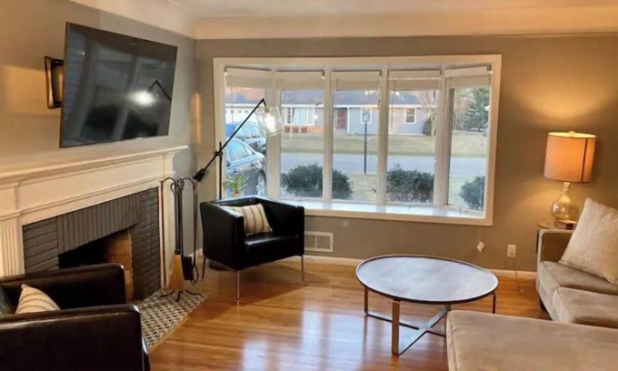 Edina Casa | Southdale Stinger! Modern 5+BR near it all