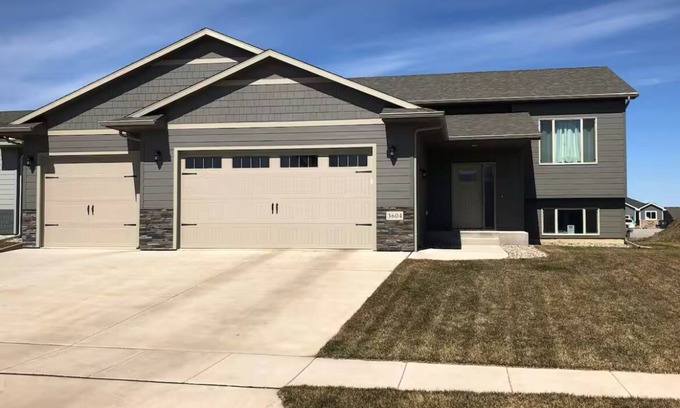 Sioux Falls Casa | Southeast Retreat 4Beds 3bath Family&Pet friendly!