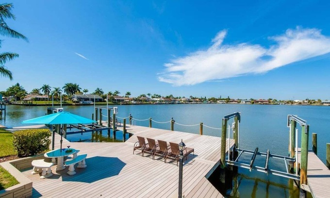 Eight Lakes Casa | Wow, Impresionante, vista ubicada en Eight Lakes, piscina con jacuzzi, muelle de barco de gran tamaño