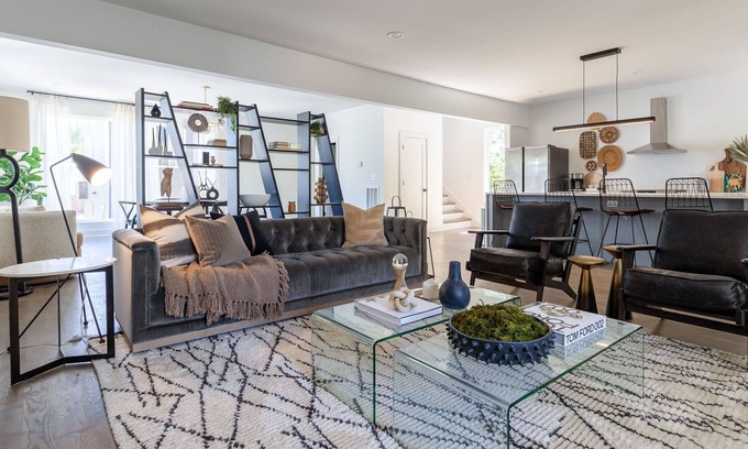 McFerrin Park Casa | SOUTHERN ELEGANCE - PRIVATE ROOFTOP DECK - EAST NASHVILLE