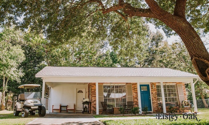 Ocean Springs Casa | Southern Exposure close to beach & downtown Ocean Springs! Includes GOLF CART!!