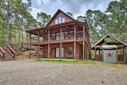 Broken Bow Casa | Southern Hills Cabin Near Beavers Bend State Park!