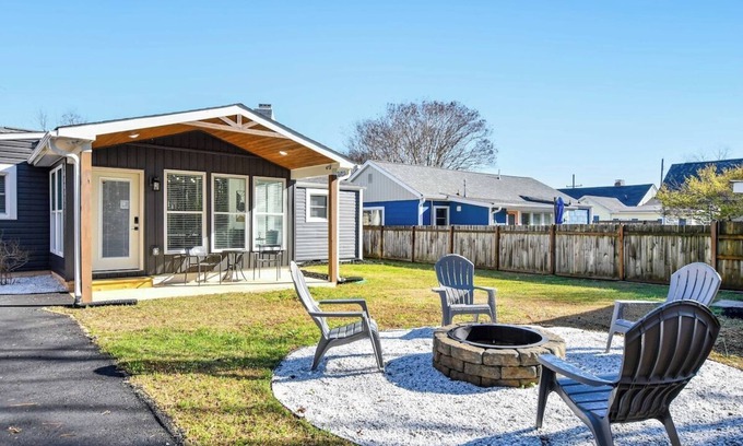 Greer Casa | Southern City Retreat with Camp Fire