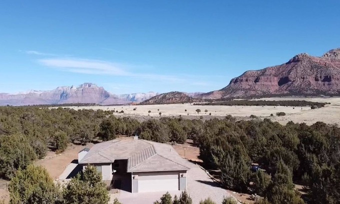 Apple Valley Casa | Southern Utah getaway