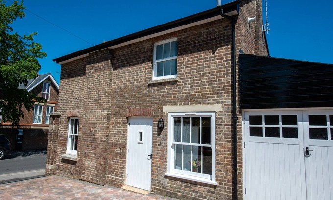 Dorchester Casa | Southgate Coach House - attractively furnished cottage for two.