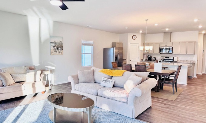 Southport Casa | Southport Bliss: Beach Retreat!