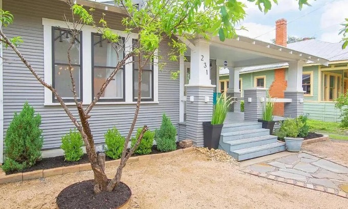 Southtown Casa | Southtown Downtown Home Walk to Riverwalk