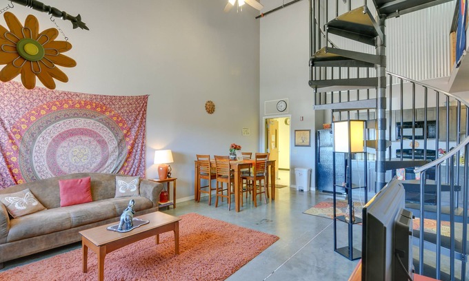 Del Norte Apartamento | Southwest Colorado Getaway Near Skiing & Hiking!