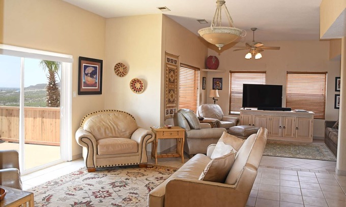 Alamogordo Casa | Southwest Elegance with Amazing Views!