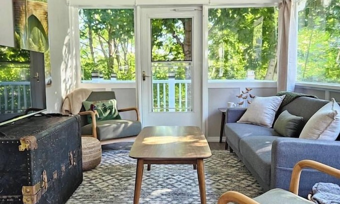 Southwest Harbor Casa | Southwest Harbor Sleeps 17