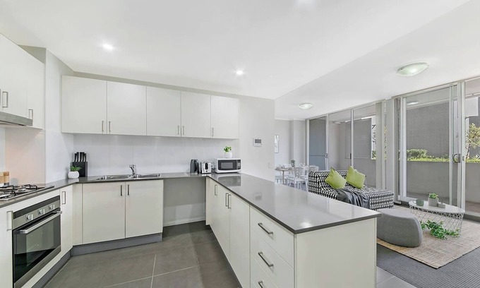 Warwick Farm Apartamento | Southwest Liverpool Area 3 Beds & Parking Nwf003