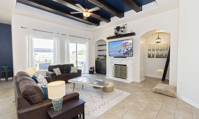Las Cruces Casa | Southwest Luxe Golf Retreat + EV, Theater, Hot Tub