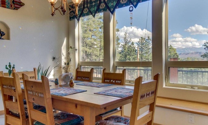 Pagosa Springs Casa | Adobe al sudoeste con vistas a la montaña extraordinaria