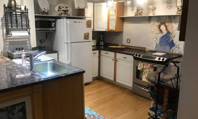 Lake Michigan Beach Casa | SouthwestMi Paradise.Pool,Bocca Ball courts / 5 acres. GREAT WEDDING VENUE!