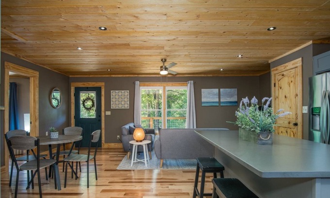 Brevard Casa | Southwood Cottage, luxe and stylish