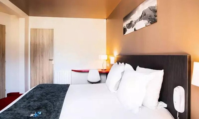 Briancon Apartamento | SOWELL HOTELS Le Parc & SPA**** - Superior Quadruple Room