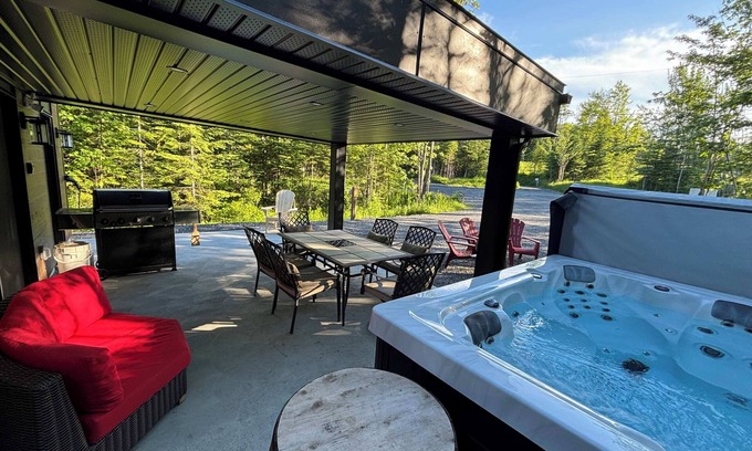 Adstock Casa | Spa - Chalet Sur Les Sentiers du Pic-Bois