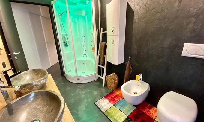Saronno Apartamento | Spa Tiny Love Apartment close to Milan-Como-Malpensa