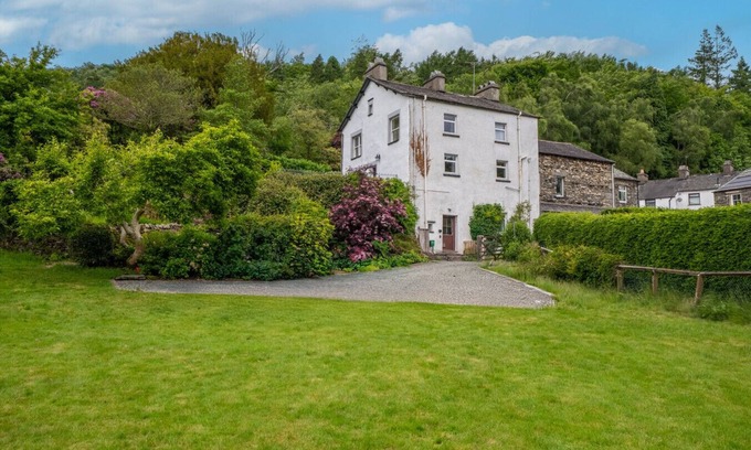 Rusland Casa | Space galore, an acre of gardens and four bedrooms, Lakeland farmhouse with games room, free parking