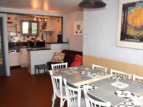 Pralognan-la-Vanoise Apartamento | Spacieux 3 pièces en rez-de-chaussée, idéalement situé, proche ESF et téléphérique - FR-1-464-154
