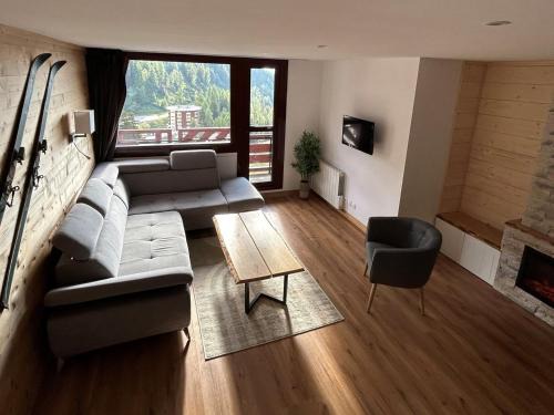 Macot-la-Plagne Apartamento | Spacieux appart rénové, 3 pièces + cabine, proche pistes, 8 pers, animaux admis - FR-1-181-1913