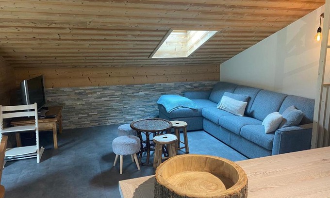 La Clusaz Apartamento | Spacieux appart rénové avec balcon sud, proche pistes et bus à La Clusaz - FR-1-459-167
