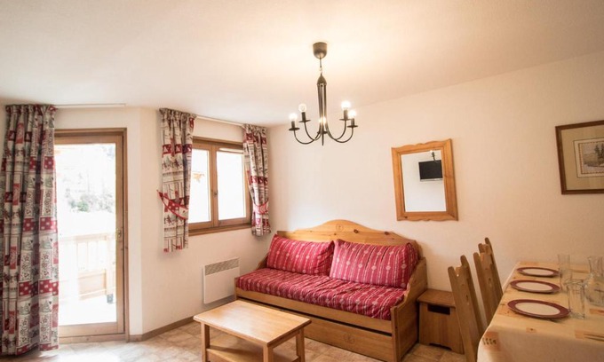Val Cenis Apartamento | Spacieux appartement 6 pers au pied des pistes avec balcon et parking – Val-Cenis - FR-1-508-8