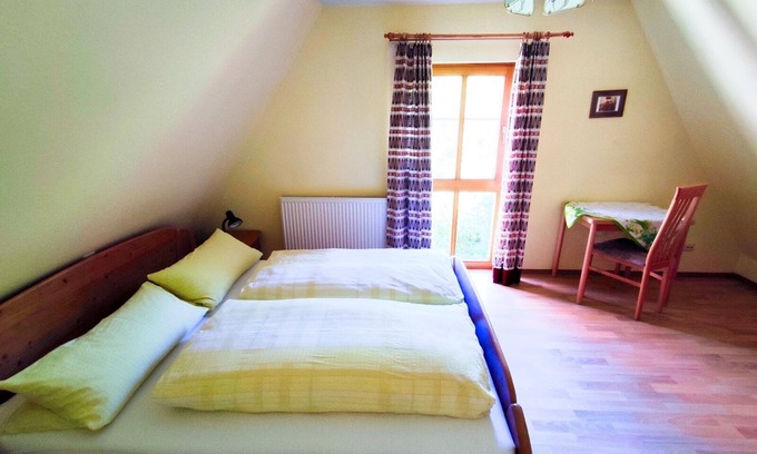 Rothenburg ob der Tauber Apartamento | Spacious vacation apartment (60 m²) for up to one person with two bathrooms and free WiFi
