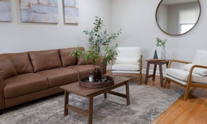 North Brunswick Casa | Spacious Home l King bed l Near RU l Near Hospital